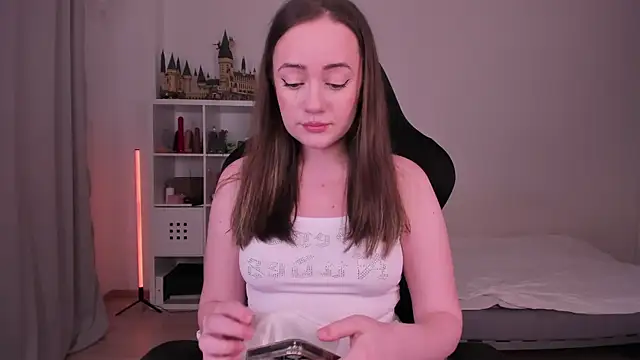 Snapshot of WalkingGirl chatting on 02/26/25, 06:54 WalkingGirl online show from 02/26/25, 06:54