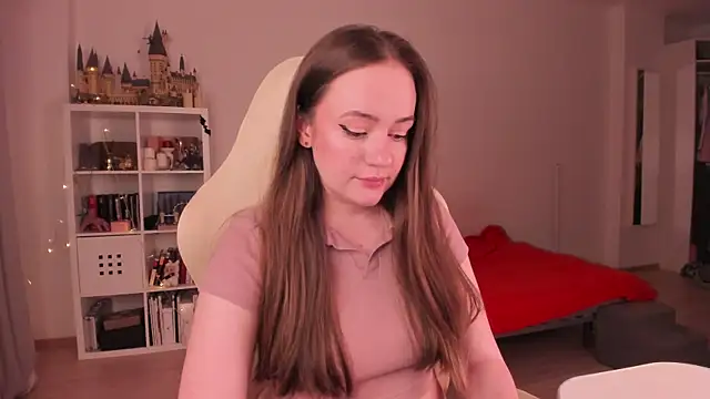 Snapshot of WalkingGirl chatting on 09/29/25, 04:01 WalkingGirl online show from 09/29/25, 04:01