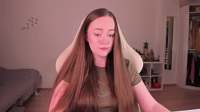 Snapshot of WalkingGirl chatting on 12/01/25, 06:46 WalkingGirl online show from 12/01/25, 06:46