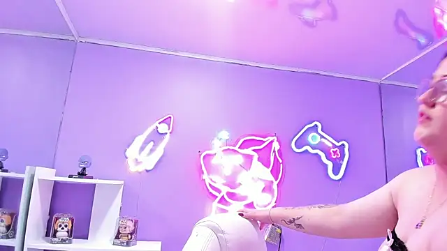 Camiila Osorio online show from 09/09/25, 07:35