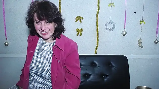 LuciaMii online show from 01/13/25, 12:19