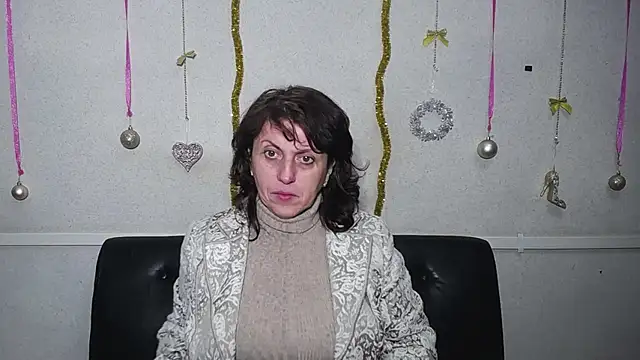 LuciaMii online show from 01/16/25, 06:16