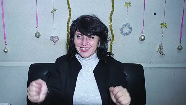 LuciaMii online show from 01/18/25, 06:10