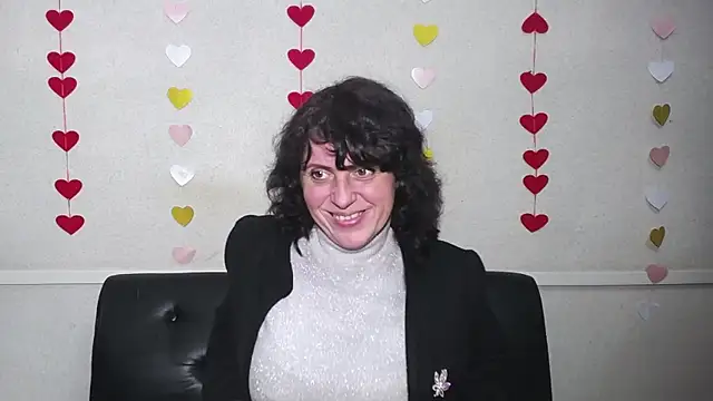 LuciaMii online show from 01/30/25, 06:10