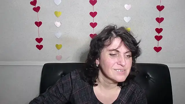 LuciaMii online show from 02/07/25, 09:05