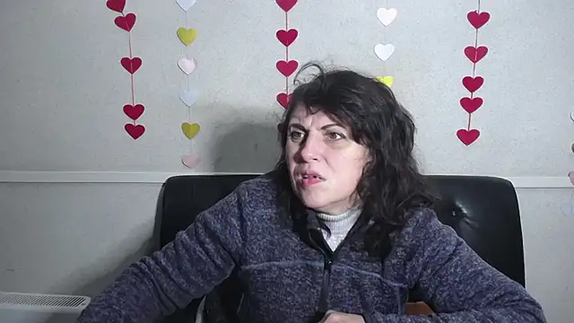 LuciaMii online show from 02/09/25, 06:01