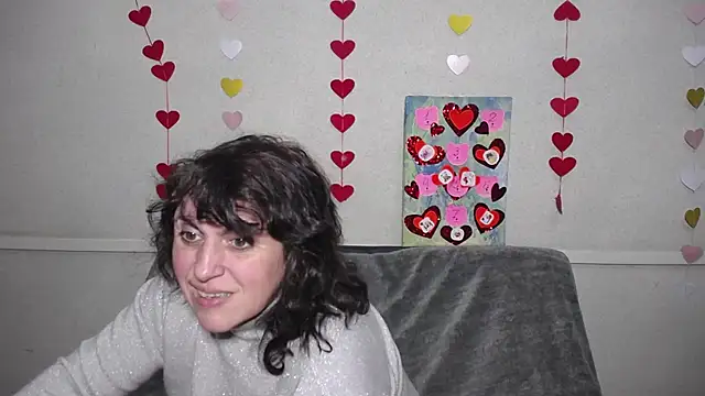 LuciaMii online show from 02/13/25, 09:17