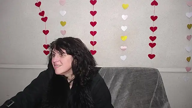 LuciaMii online show from 02/15/25, 06:02