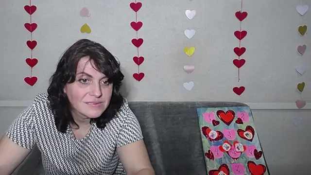 LuciaMii online show from 02/17/25, 09:08