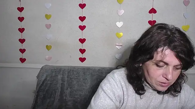 LuciaMii online show from 03/06/25, 06:16