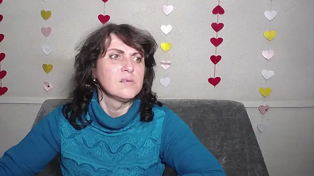 LuciaMii online show from 03/10/25, 06:01