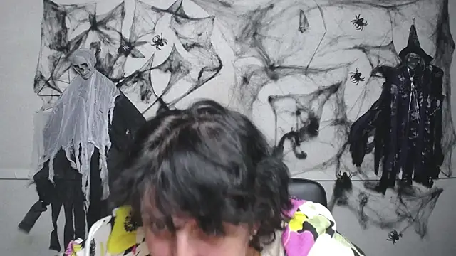 LuciaMii online show from 11/15/25, 06:15