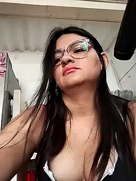 Linda Lars online show from 02/03/25, 01:51