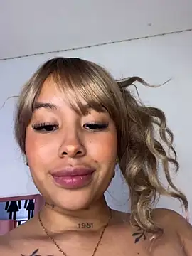 MarieLeon online show from 03/22/25, 11:09