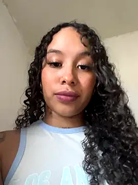 MarieLeon online show from 10/04/25, 09:13