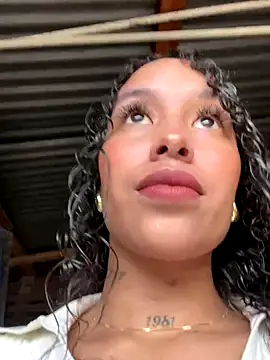 MarieLeon online show from 12/14/25, 08:13