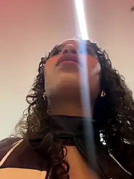 MarieLeon online show from 12/16/25, 08:47