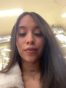 MarieLeon online show from 12/22/25, 09:12