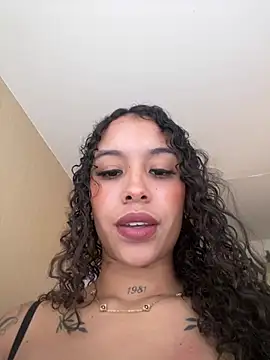 Snapshot of MarieLeon chatting on 05/16/26, 07:34 MarieLeon online show from 05/16/26, 07:34