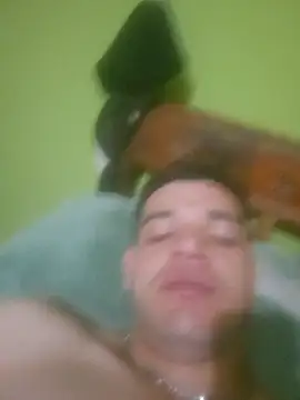 Snapshot of elqueret chatting on 11/17/25, 12:16 elqueret online show from 11/17/25, 12:16