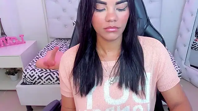 Snapshot of silvana__miller chatting on 01/14/25, 07:11 silvana miller online show from 01/14/25, 07:11