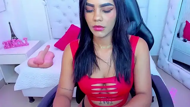 Snapshot of silvana__miller chatting on 02/15/25, 07:17 silvana miller online show from 02/15/25, 07:17