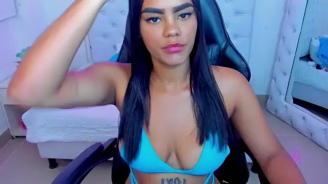 Snapshot of silvana__miller chatting on 02/17/25, 07:10 silvana miller online show from 02/17/25, 07:10