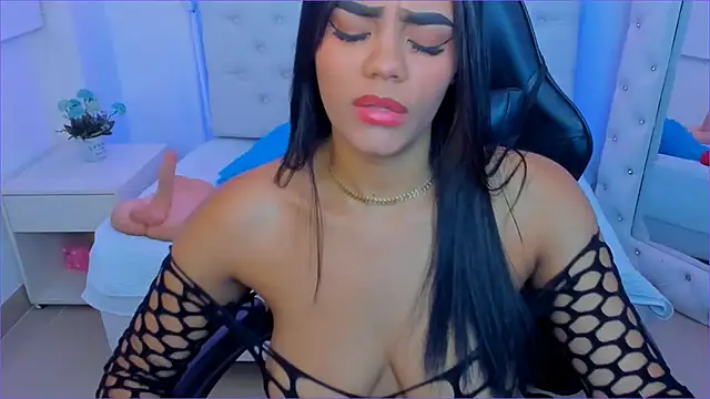 Snapshot of silvana__miller chatting on 03/15/25, 07:05 silvana miller online show from 03/15/25, 07:05