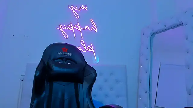 Snapshot of silvana__miller chatting on 03/23/25, 01:20 silvana miller online show from 03/23/25, 01:20