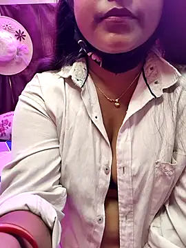 Snapshot of nisha_baby2 chatting on 04/26/26, 10:13 nisha baby2 online show from 04/26/26, 10:13