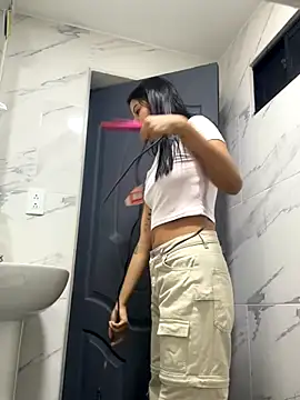 Arilw online show from 10/24/25, 12:01