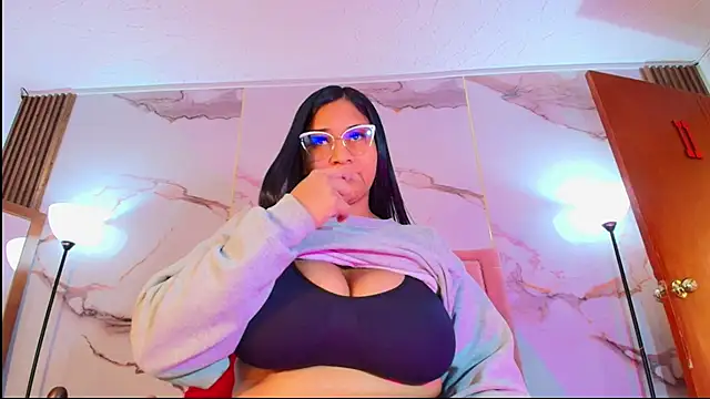 Snapshot of La_indiia chatting on 02/26/26, 11:31 La indiia online show from 02/26/26, 11:31