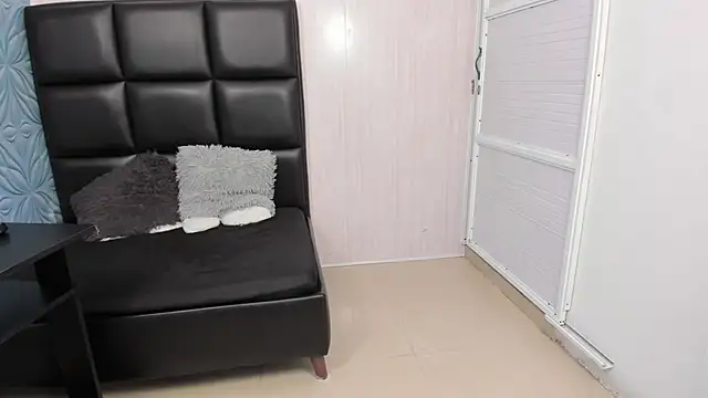 Milk max 18 online show from 02/09/25, 02:28