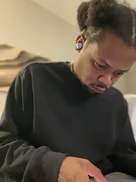 Snapshot of MobyDxck chatting on 12/22/24, 10:49 MobyDxck online show from 12/22/24, 10:49