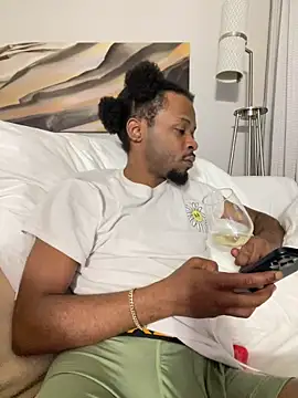 Snapshot of MobyDxck chatting on 01/04/25, 03:07 MobyDxck online show from 01/04/25, 03:07