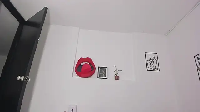 cloehonney online show from 02/28/25, 12:10