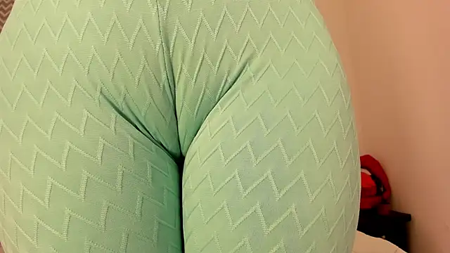 cloehonney online show from 10/07/25, 07:55