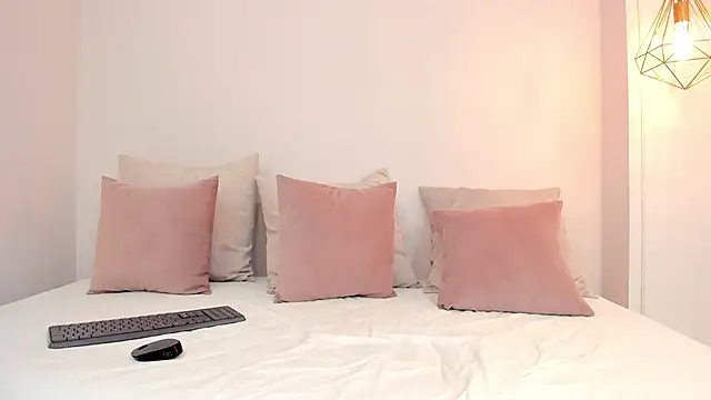 anny tayloor online show from 03/05/25, 07:49