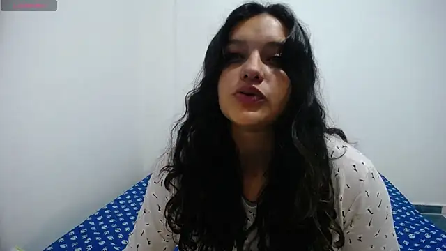 Snapshot of Laurenkenner_ chatting on 12/16/24, 10:56 Laurenkenner online show from 12/16/24, 10:56