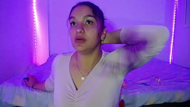 Snapshot of Laurenkenner_ chatting on 03/20/25, 03:14 Laurenkenner online show from 03/20/25, 03:14