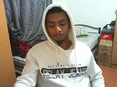 29YOURZ 28  online show from 10/04/25, 04:16