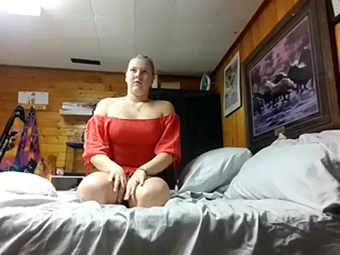 Snapshot of Ryan_and_Aurora chatting on 12/05/25, 02:31 Ryan and Aurora online show from 12/05/25, 02:31