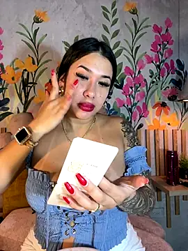 kiim taaylor online show from 09/28/25, 12:54