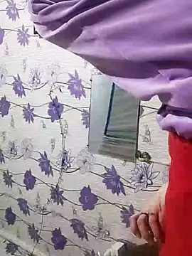 Snapshot of SweetLeila40 chatting on 01/06/25, 07:02 SweetLeila40 online show from 01/06/25, 07:02