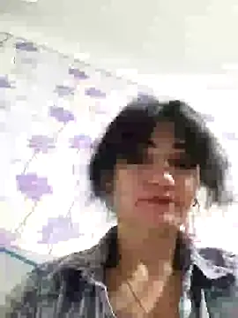 Snapshot of SweetLeila40 chatting on 02/12/25, 02:45 SweetLeila40 online show from 02/12/25, 02:45