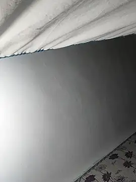 Snapshot of SweetLeila40 chatting on 02/16/25, 10:32 SweetLeila40 online show from 02/16/25, 10:32