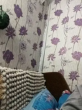 Snapshot of SweetLeila40 chatting on 03/02/25, 11:42 SweetLeila40 online show from 03/02/25, 11:42