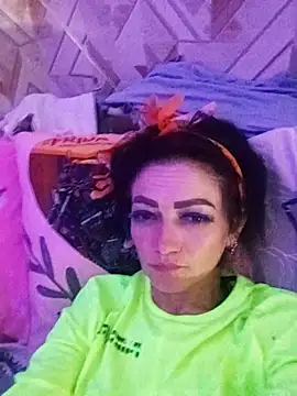 Snapshot of SweetLeila40 chatting on 11/27/25, 03:30 SweetLeila40 online show from 11/27/25, 03:30