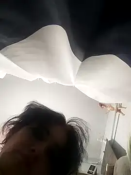 Snapshot of SweetLeila40 chatting on 01/10/26, 12:34 SweetLeila40 online show from 01/10/26, 12:34