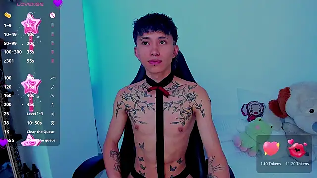 juniior 2311  online show from 11/08/25, 02:50